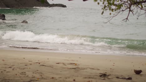 Waves-Rolling-onto-Lonely-Beach