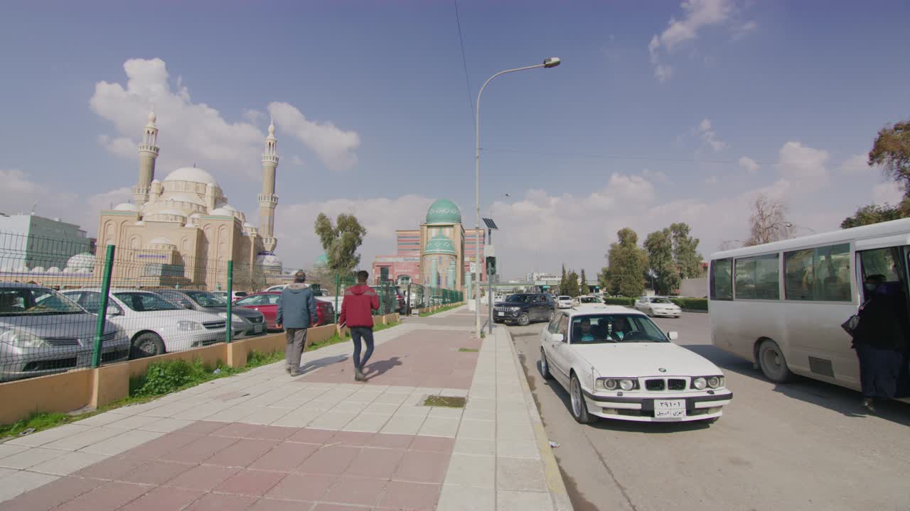 la hermosa mezquita de jalil khayat en erbil, irak