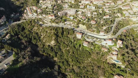 toma aérea de una hermosa ciudad en francia
