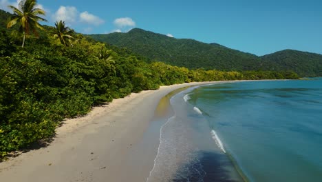 Cape-Tribulation-at-Daintree-Rainforest-tropical-beach,-Australia