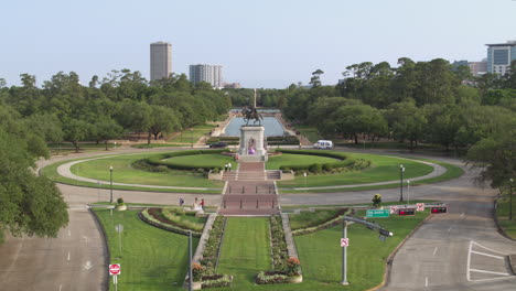 Drone-view-of-the-Sam-Houston-Statue-in-Hermann-Park-in-Houston,-Texas