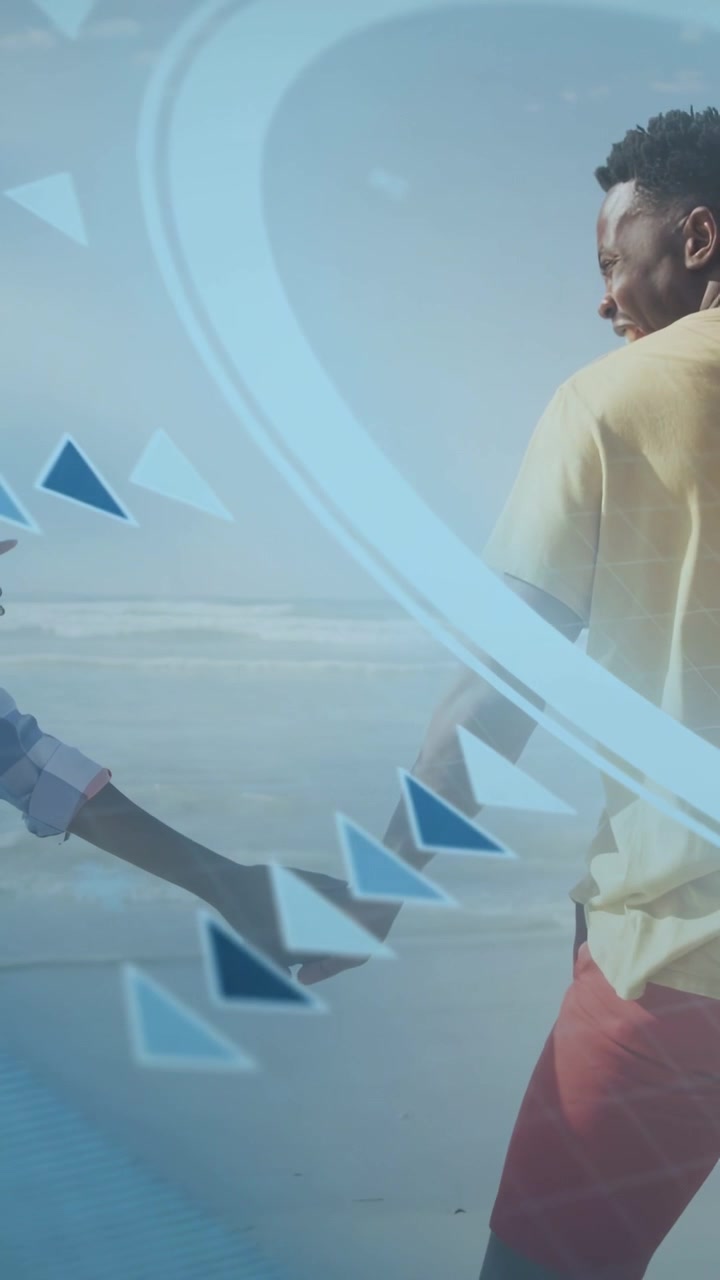 Vídeo vertical: Close-up em mãos dadas abrindo setas que obscurecem um casal caminhando para marketing
