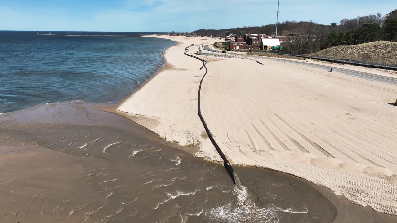 tirando hacia atrás hasta el extremo de la tubería