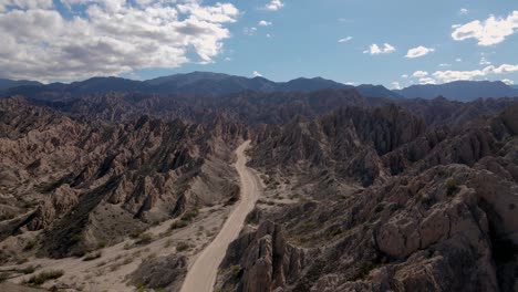 Drone-shot-flying-through-the-Quebrada-de-las-Flechas-in-Salta,-Argentina