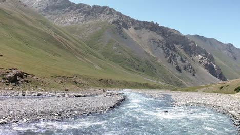 flowing-rivers-in-the-valley-of-Kyrgyzstan