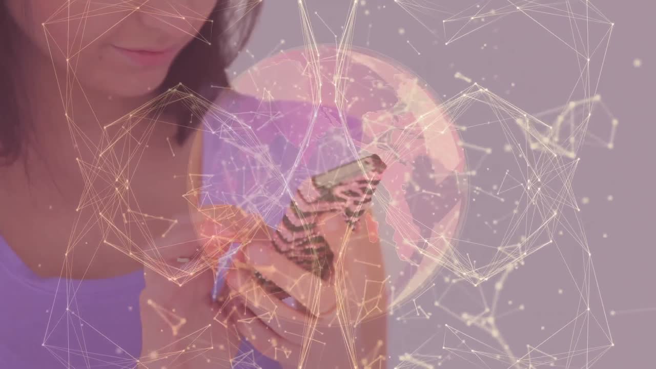 mundo de redes de conexiones contra mujeres caucásicas que usan teléfonos inteligentes