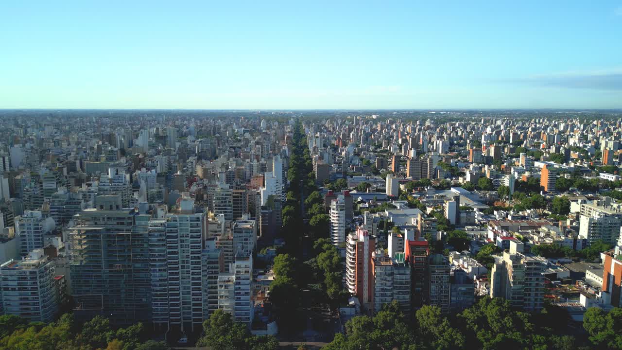 rosario argentina provincia de santa fe imágenes aéreas con avión no tripulado de la ciudad vistas del bulevar oroño