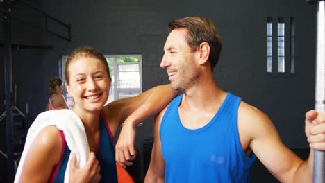 Portrait-of-happy-man-and-woman-standing-together