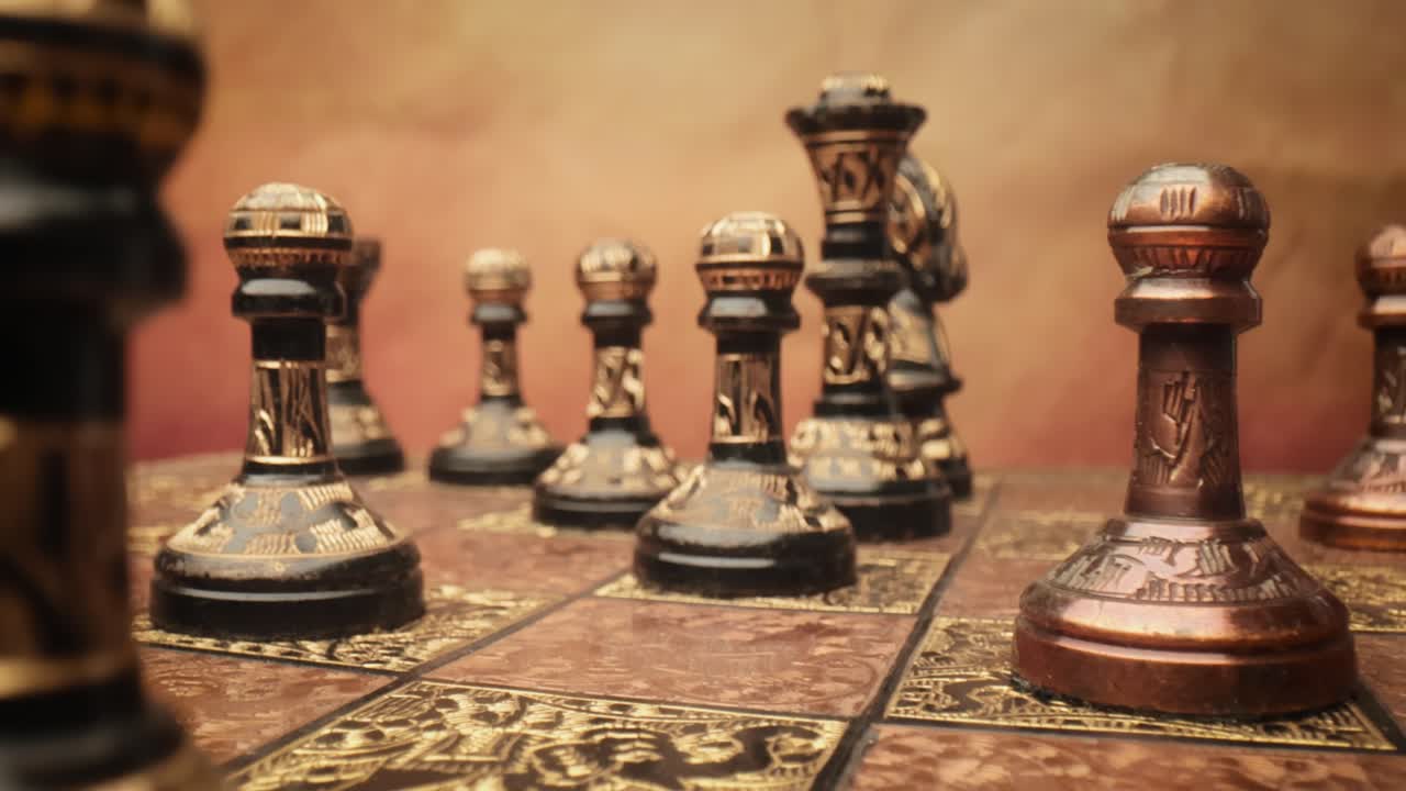 Volo della telecamera tra scacchi vintage. Primo piano super macro.