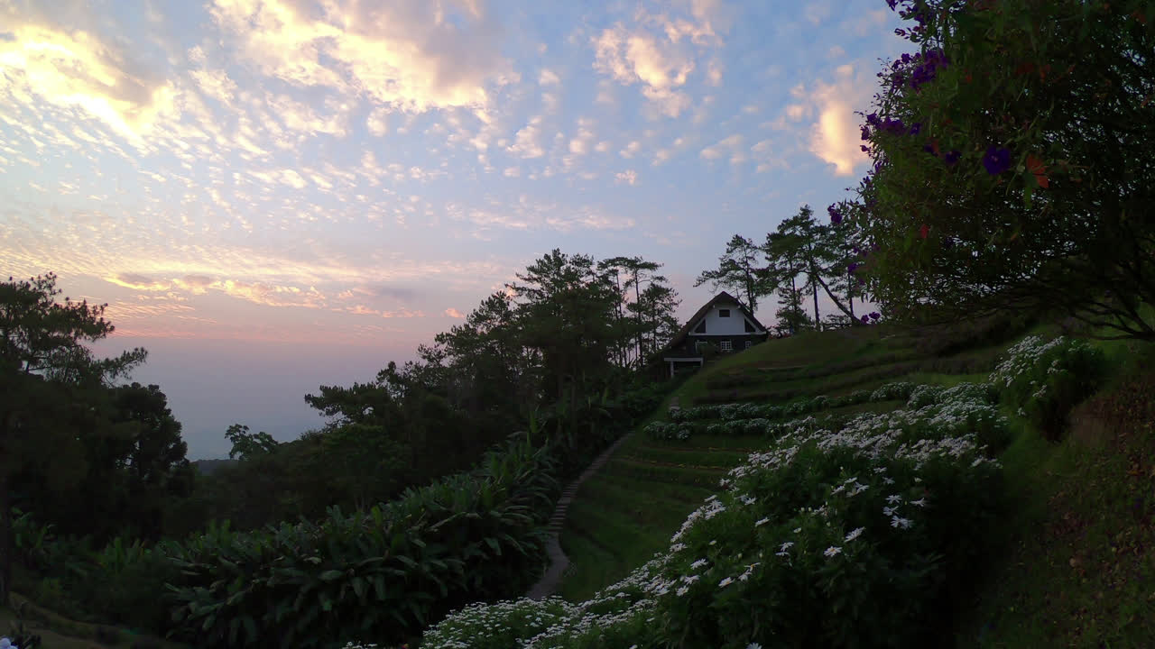 태국 huai nam dang 국립 공원의 일출