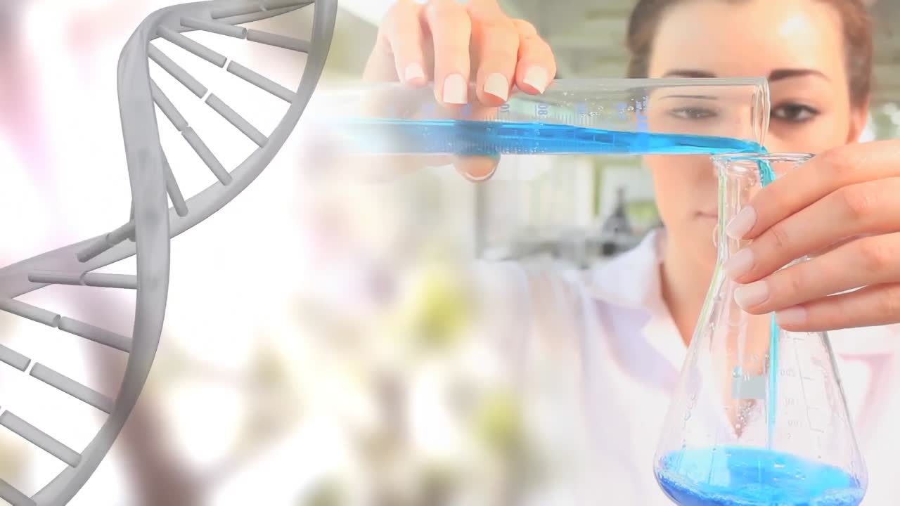 animación de una cadena de adn girando sobre una científica en el laboratorio