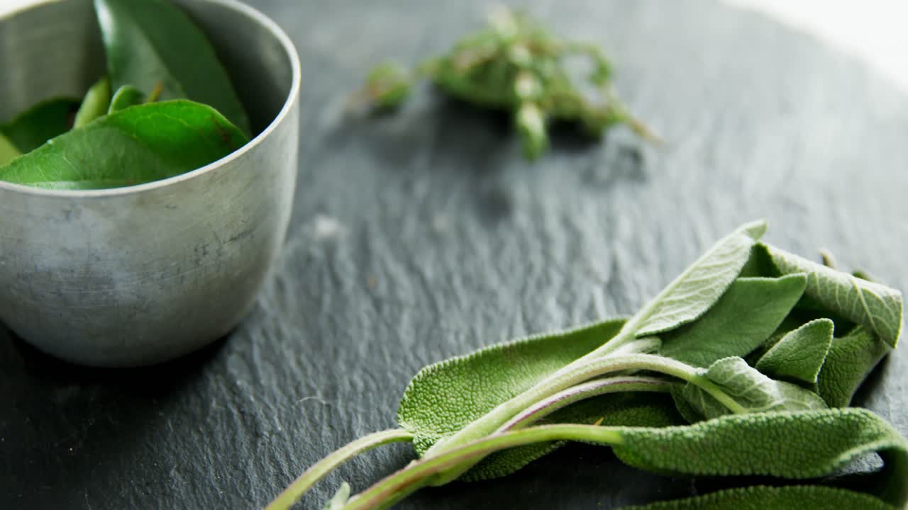 여러 가지 허브 4k