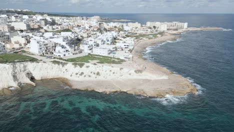 Drohnenaufnahmen-über-Dem-Meer-Auf-Der-Insel-Malta