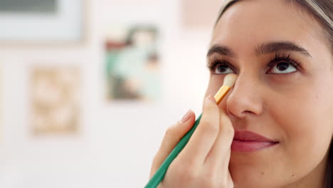 Mujer,-Haz-Maquillaje-Y-Ojo-Para-La-Belleza