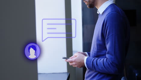 animación del icono del perfil y el cuadro de mensajes, hombre caucásico usando el teléfono celular y mirando a través de la ventana