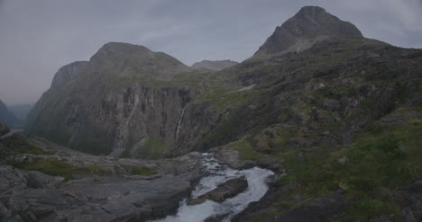 Troll-Pass-Pan-4k-03