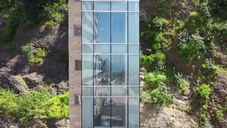 Ascensore pubblico cittadino e terrazza panoramica per crociere