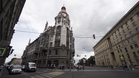 edificio de la esquina en san petersburgo, rusia