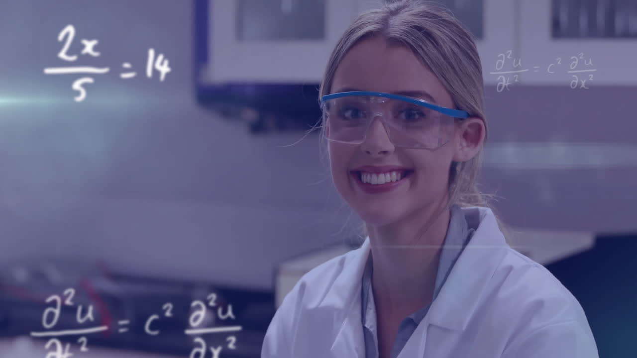 animación de ecuaciones matemáticas sobre científica caucásica trabajando en el laboratorio