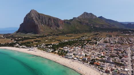 hermoso drone disparado sobre san vito lo capo - ciudad de playa siciliana