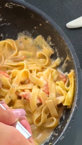 camarón fettuccine alfredo