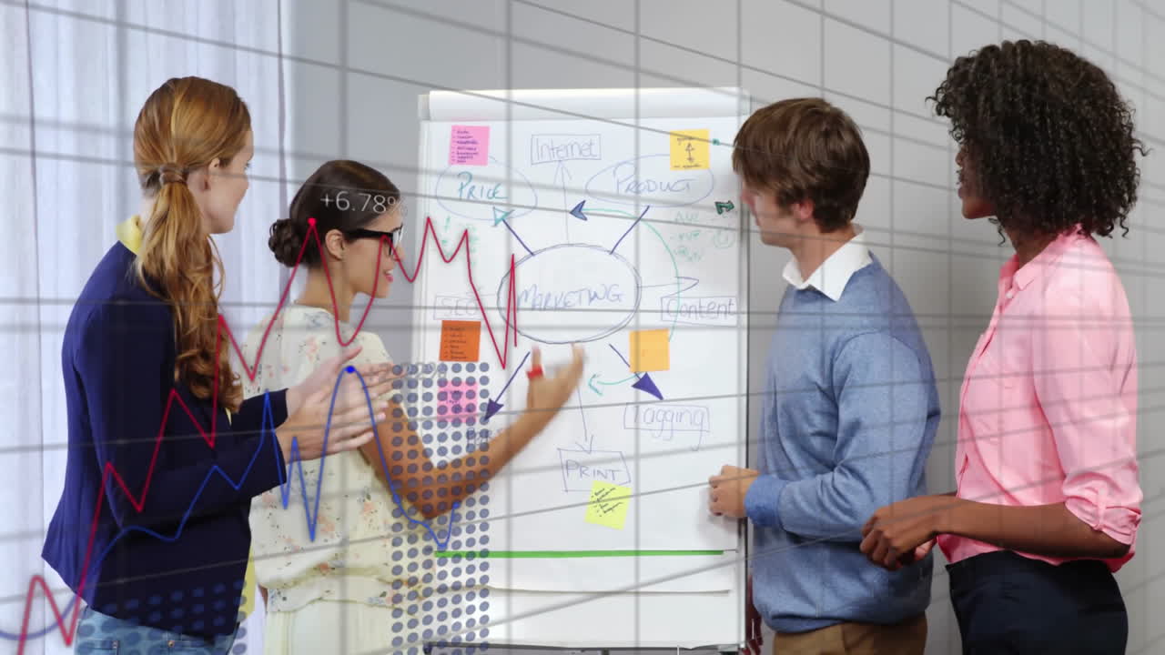 animación del procesamiento de datos financieros sobre diversas personas de negocios en la oficina