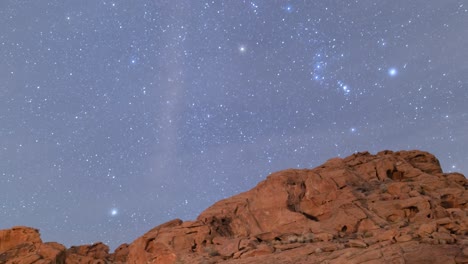 Asombroso-Timelapse-Nocturno-Astral-En-El-Parque-Estatal-Valle-Del-Fuego,-Nevada