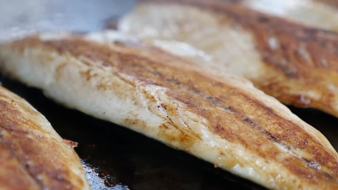 그릴 된 마크 필레