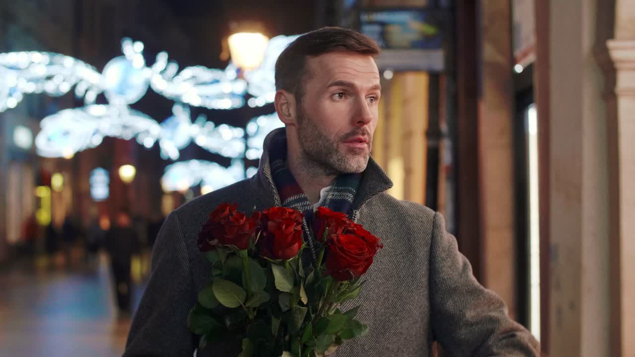 그의 여자를 기다리고 있는 장미  ⁇ 어리로 걱정하는 남자