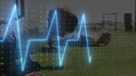 Animation-Der-Neon-Herzfrequenz-über-Verschiedene-Frauen-Und-Männer,-Die-Im-Freien-Trainieren