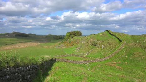 una toma de establecimiento del muro de hadrian en el norte de inglaterra 5
