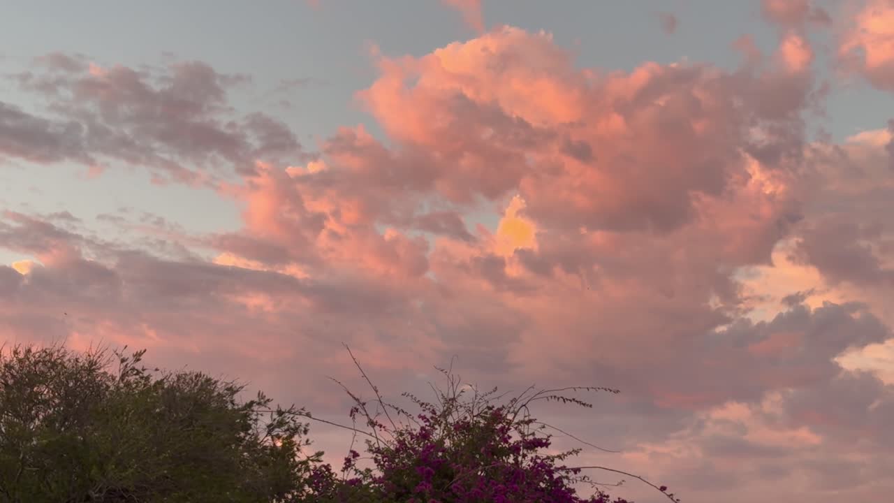 Pink Clouds over Cape Town on a late summer’s evening