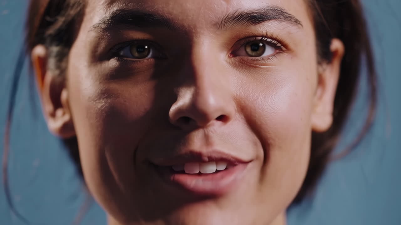 웃는 여자의 클로즈업