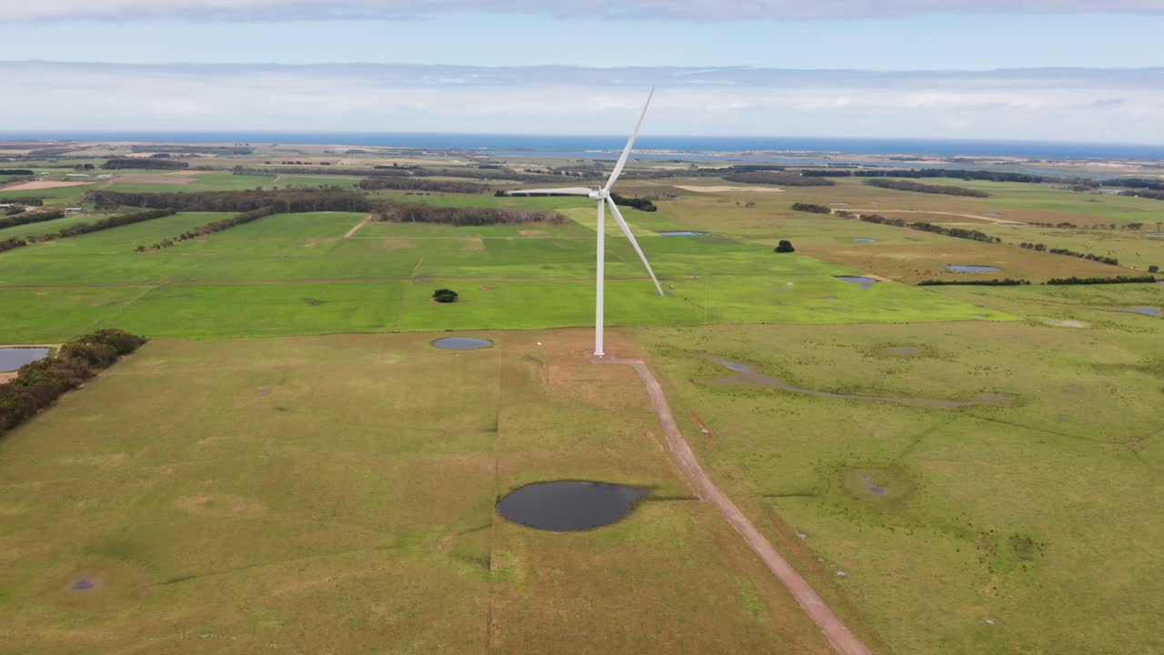 대형 풍력 터빈을 향해 비행