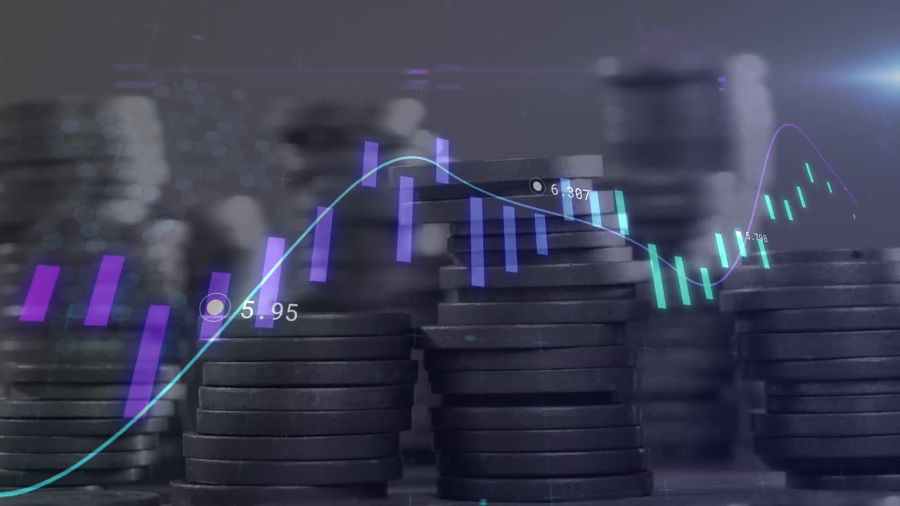 animación del procesamiento de datos financieros sobre pilas de monedas