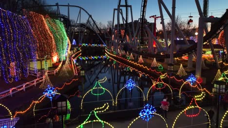 Weihnachtsbeleuchtung-Im-Hershey-Park-Candylane