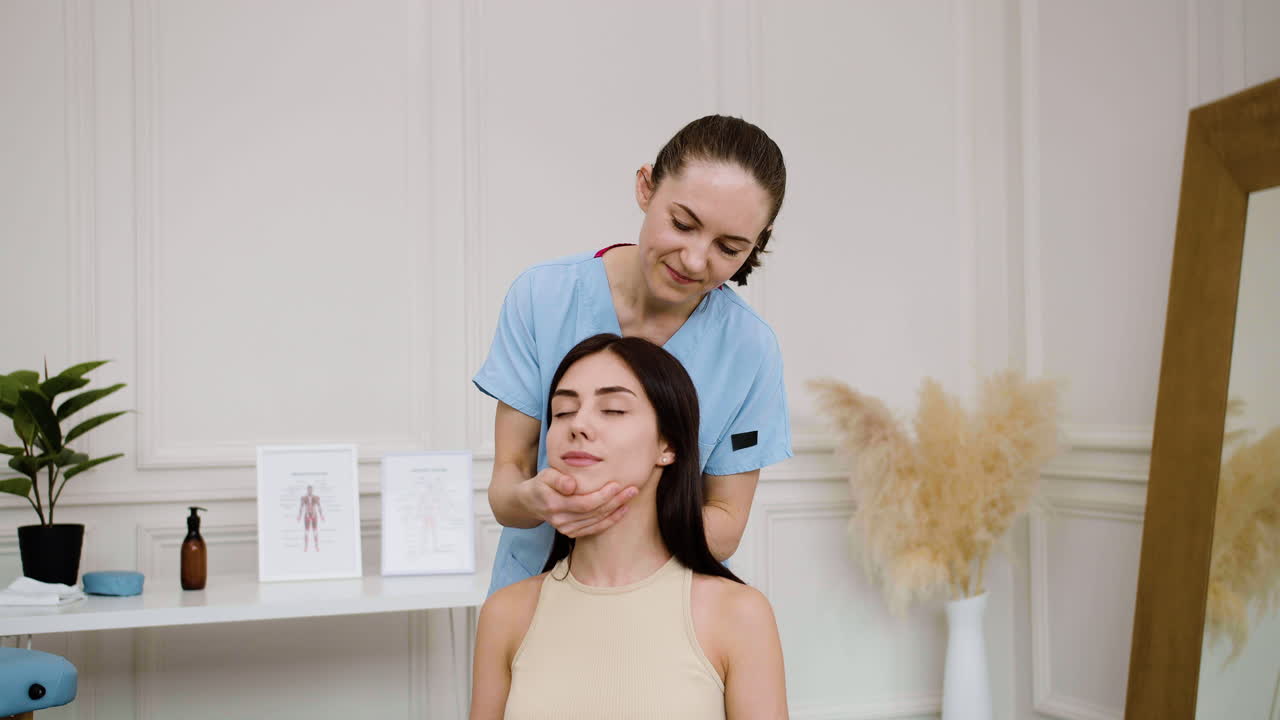 클라이언트 와 함께 마사지 치료사