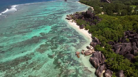 Una-De-Las-Playas-Más-Famosas-Del-Mundo-En-Las-Seychelles