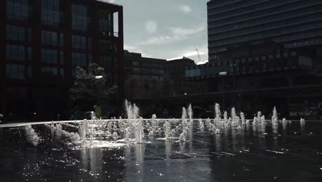 Fuente-En-Piccadilly-Gardens-En-El-Centro-De-La-Ciudad-De-Manchester