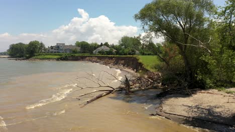 Orilla-Del-Lago-Erie-Por-Drone