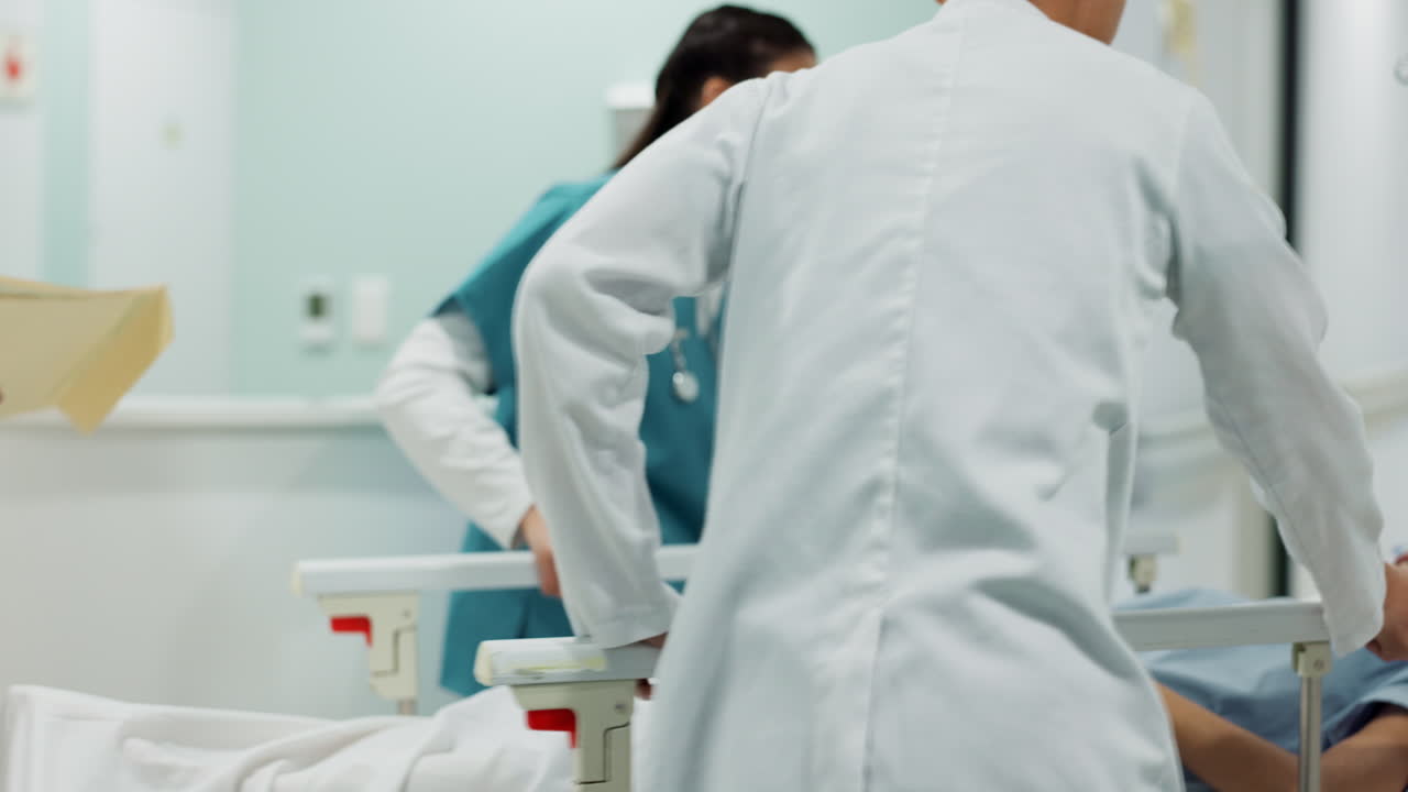 医師と話し合って 患者を病院に押し込む