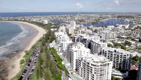 drone towards mooloolaba, sunshine coast 4k