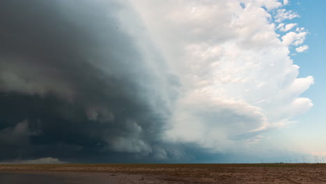 pronounced shelf cloud moves toward our position, packing winds of 60+ mph