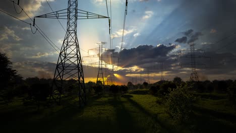 líneas eléctricas al atardecer