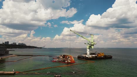operación de salvamento de buques en el mar