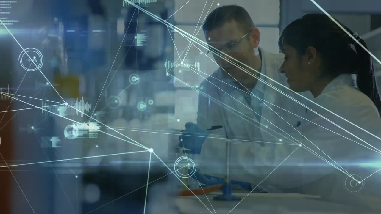 animación de iconos conectados, iconos de gráficos, diversos científicos discutiendo en el laboratorio