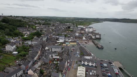 Puerto-De-Youghal-Y-Condado-De-Cork-Frente-Al-Mar,-Vista-Aérea-De-Drones-De-Irlanda