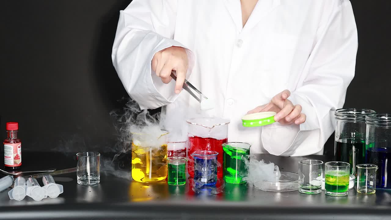 experimento de química colorido con hielo seco