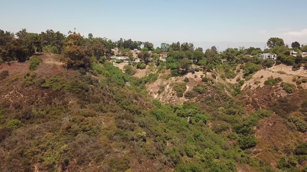 캘리포니아 베버리 힐스의 거대한 저택의 드론 촬영