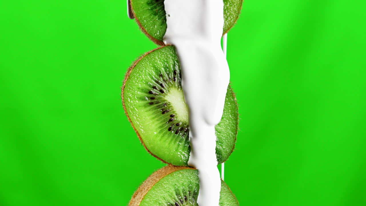fatias de kiwi com creme
